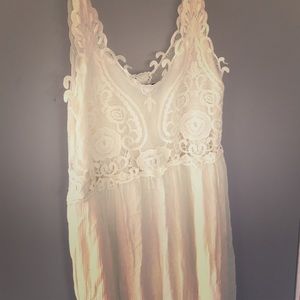 Gorgeous creamy colored lace and linen dress!
